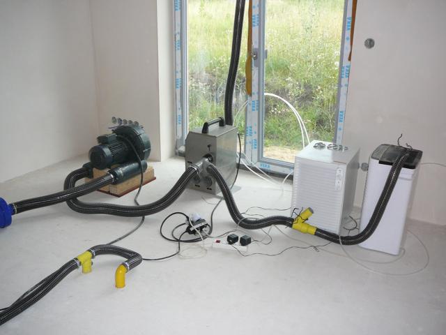 vysou�en� podlahov�ch izolac�